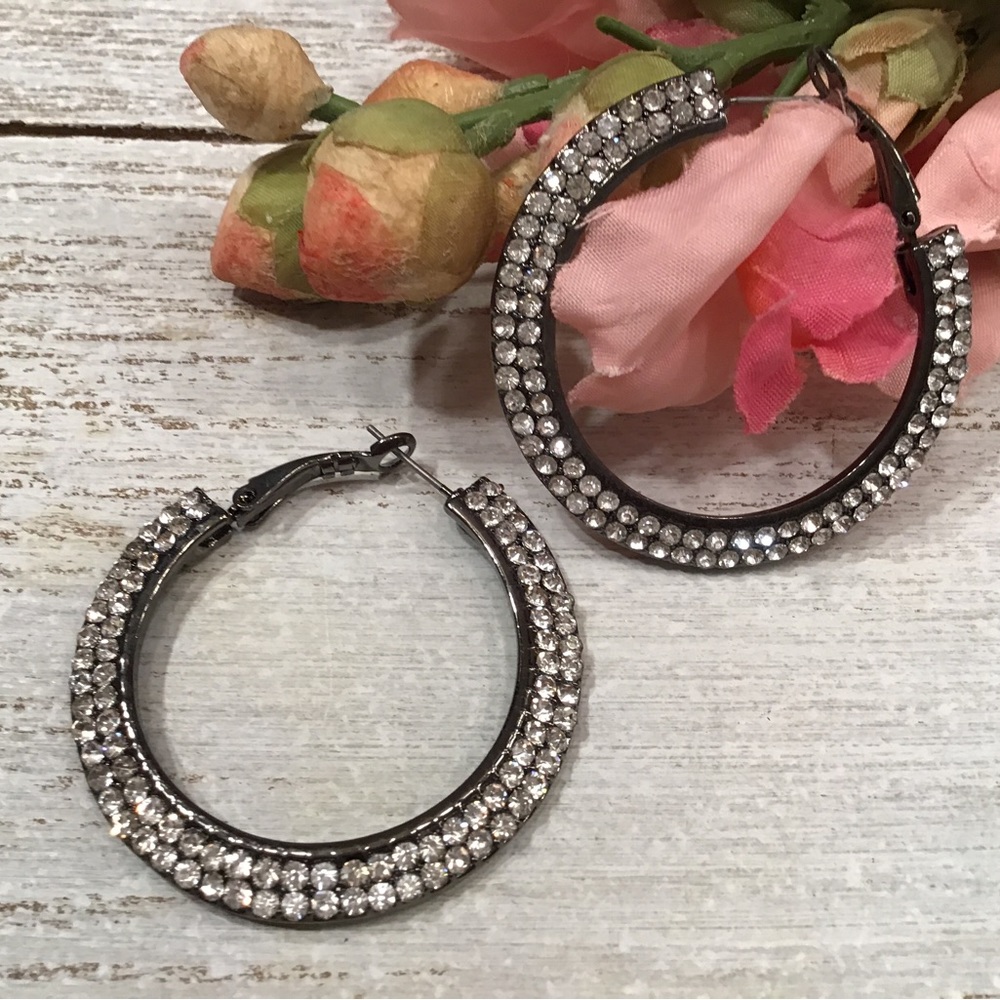 🎀[2/$25.00]🎀 Apt. 9 Hoops